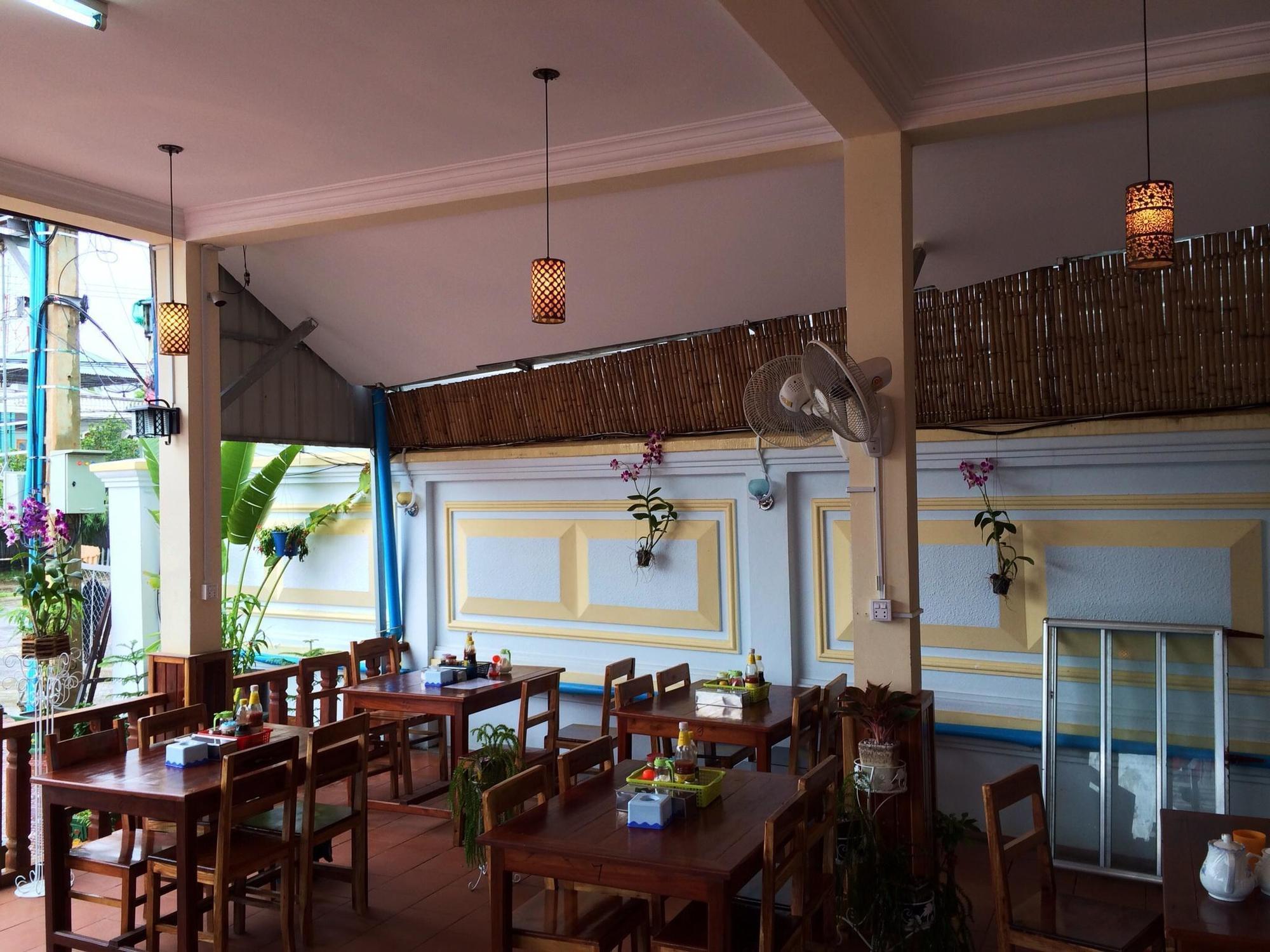 Emerald Bb Battambang Hotel Exterior photo
