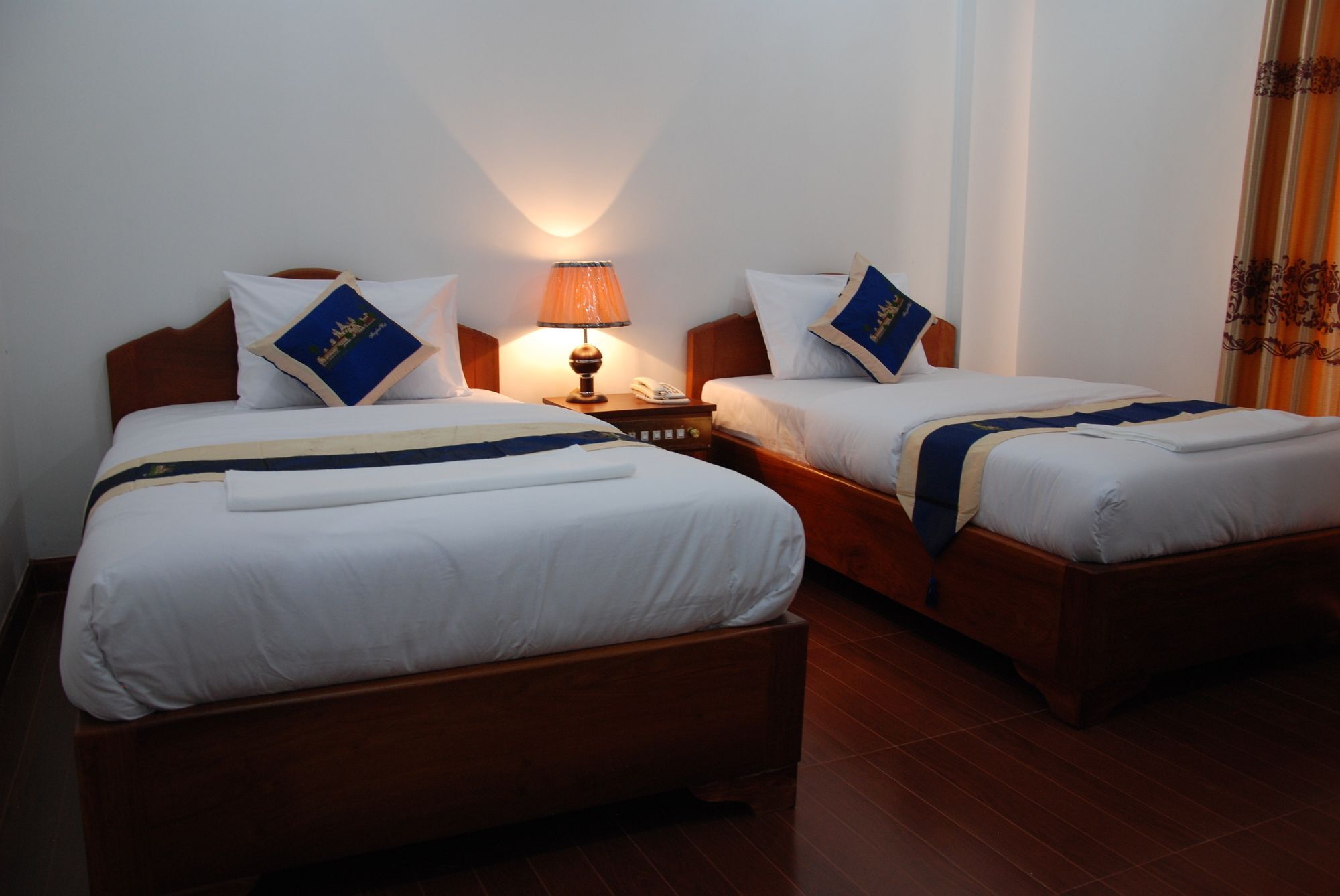 Emerald Bb Battambang Hotel Exterior photo