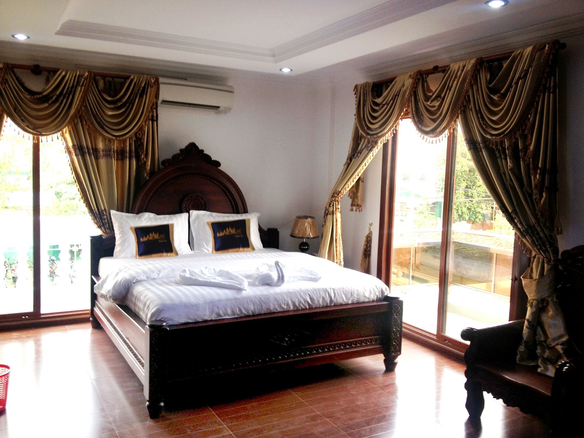 Emerald Bb Battambang Hotel Exterior photo